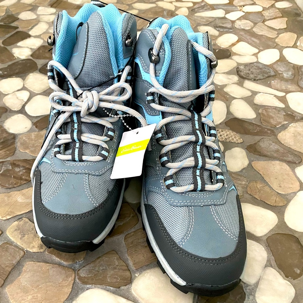Eddie Bauer NWT woman’s size 8 lightweight, mid height, hiking boot